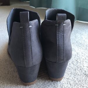 dv8 breana faux suede wedge bootie